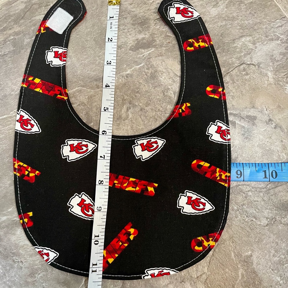 Kansas City Chiefs Football Bib, 100% Cotton, Reversible - Picture 2 of 4